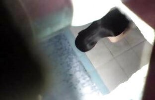 XXX Una hermosa morena acostada junto a la piscina videos pornos de paraguayos obtiene su coño lamió y enculada